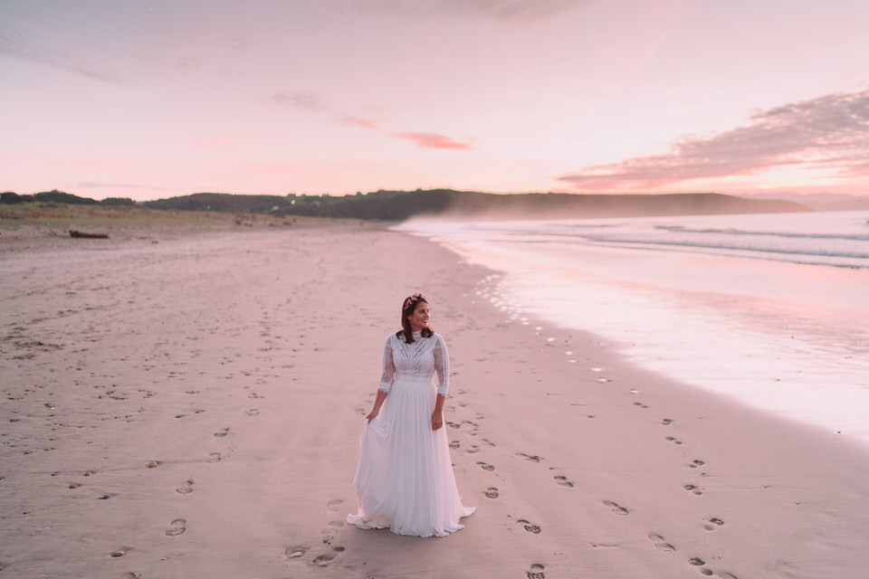 Sesion postboda en la playa Fotógrafos de bodas en Asturias