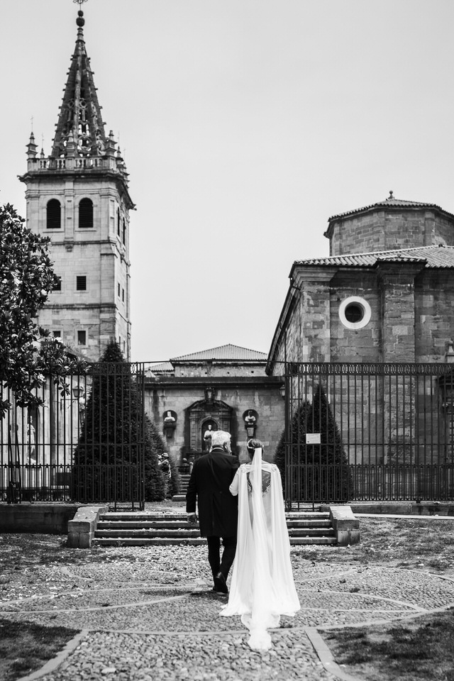 Ceremonia de boda religiosa en Oviedo Capilla del rey Casto