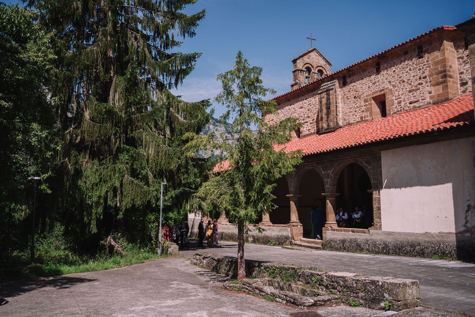 Ceremonia religiosa en Iglesia en Asturias 2023